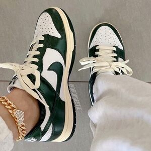 Nike Dunk Vintage Green